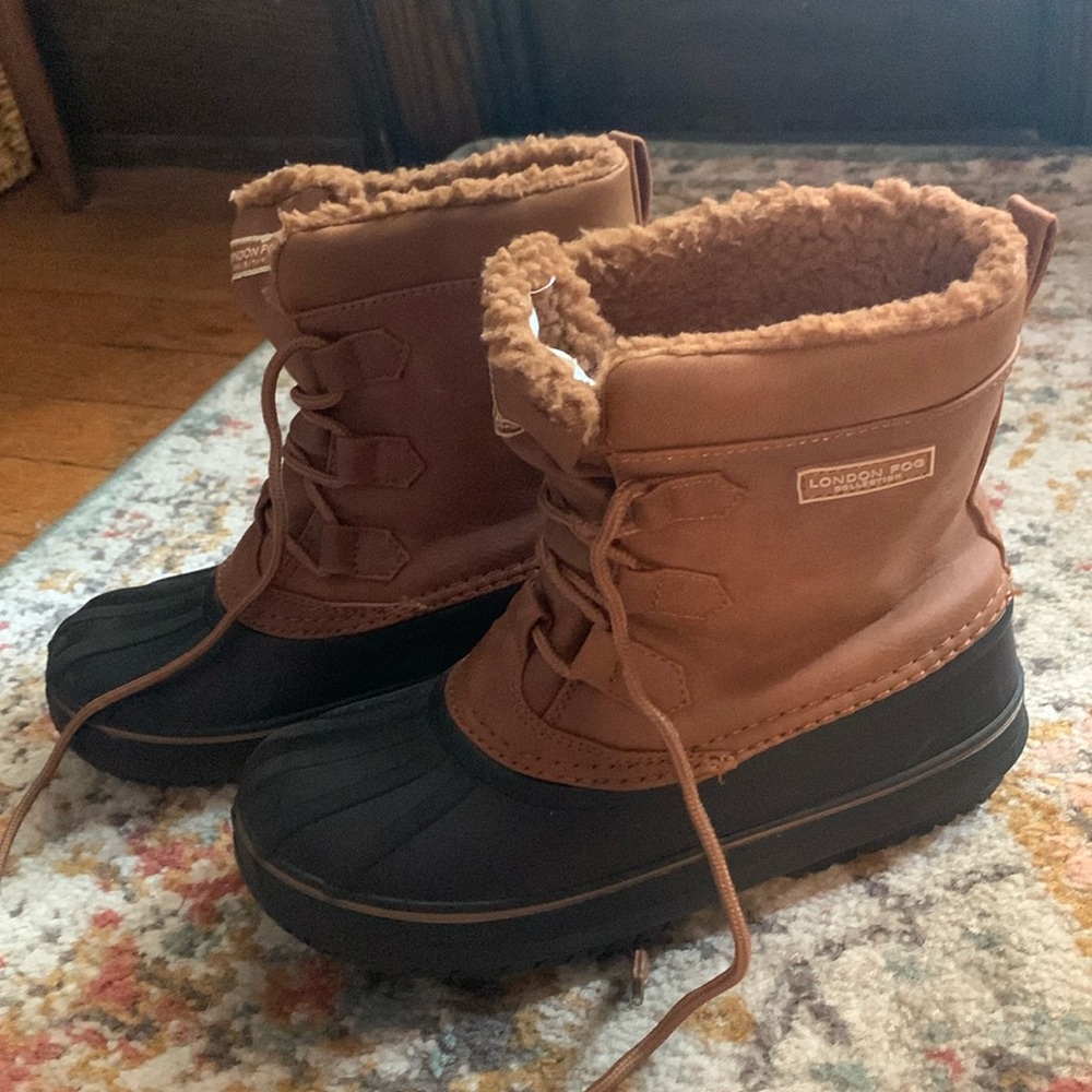 London Fog kids duck boots, size 3
